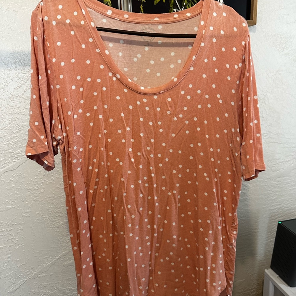 Maurices Coral Polka Dot Short Sleeve Tee